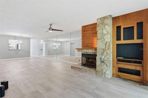 Condo in Clearwater, Florida, 2 bedrooms  № 2112165 - photo 7
