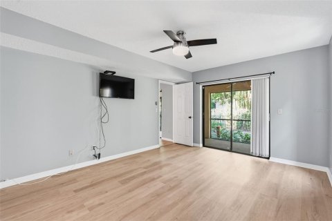Condo in Clearwater, Florida, 2 bedrooms  № 2112165 - photo 14