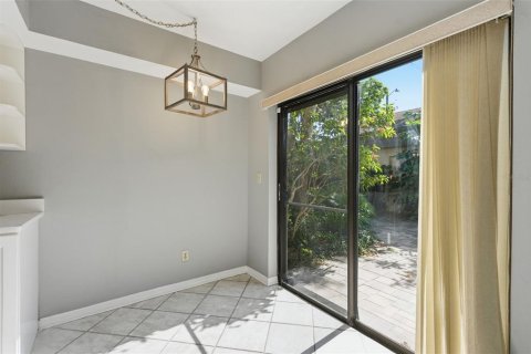 Condo in Clearwater, Florida, 2 bedrooms  № 2112165 - photo 13