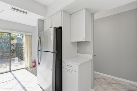 Condo in Clearwater, Florida, 2 bedrooms  № 2112165 - photo 10