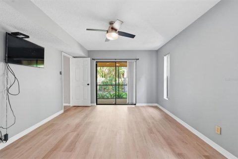 Condo in Clearwater, Florida, 2 bedrooms  № 2112165 - photo 15