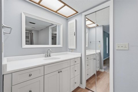 Condo in Clearwater, Florida, 2 bedrooms  № 2112165 - photo 18