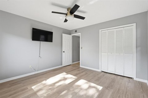Condo in Clearwater, Florida, 2 bedrooms  № 2112165 - photo 21