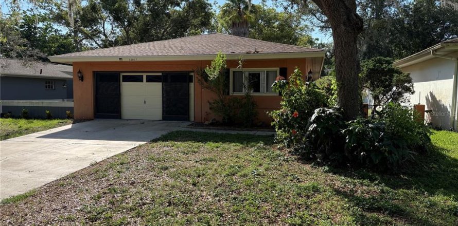 House in Hudson, Florida 3 bedrooms, 137.22 sq.m. № 1762308