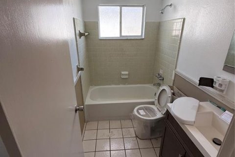 House in Hudson, Florida 3 bedrooms, 137.22 sq.m. № 1762308 - photo 10