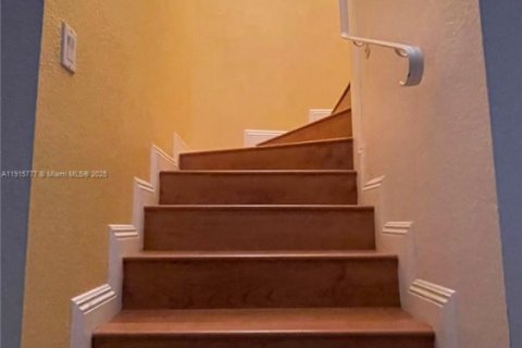 Townhouse in Pembroke Pines, Florida 3 bedrooms, 136.75 sq.m. № 1971012 - photo 27