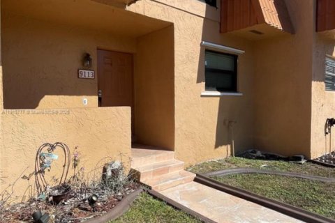 Townhouse in Pembroke Pines, Florida 3 bedrooms, 136.75 sq.m. № 1971012 - photo 29