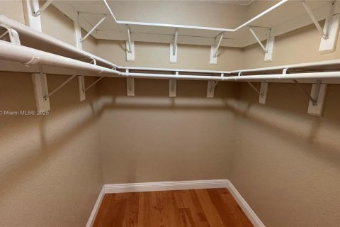 Townhouse in Pembroke Pines, Florida 3 bedrooms, 136.75 sq.m. № 1971012 - photo 20