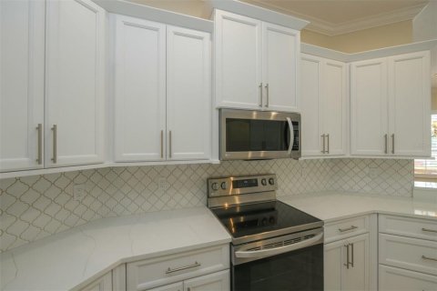 House in Sarasota, Florida 2 bedrooms, 162.58 sq.m. № 1430283 - photo 12