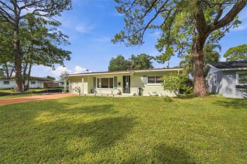 Villa ou maison à vendre à Saint Petersburg, Floride: 3 chambres, 123.75 m2 № 2391054 - photo 5
