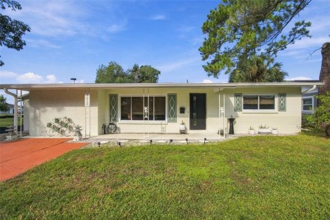 Villa ou maison à vendre à Saint Petersburg, Floride: 3 chambres, 123.75 m2 № 2391054 - photo 3