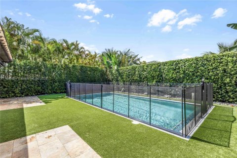 House in Miami, Florida 4 bedrooms, 215.25 sq.m. № 1889404 - photo 5