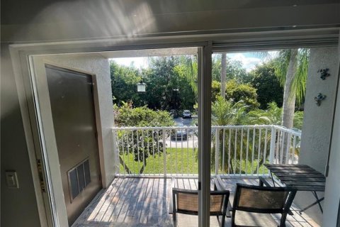 Condo in Coconut Creek, Florida, 2 bedrooms № 2260198 - photo 4