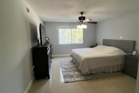 Condo in Coconut Creek, Florida, 2 bedrooms № 2260198 - photo 10