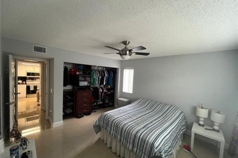 Condo in Coconut Creek, Florida, 2 bedrooms № 2260198 - photo 12