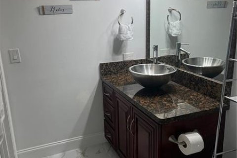 Condo in Coconut Creek, Florida, 2 bedrooms № 2260198 - photo 7