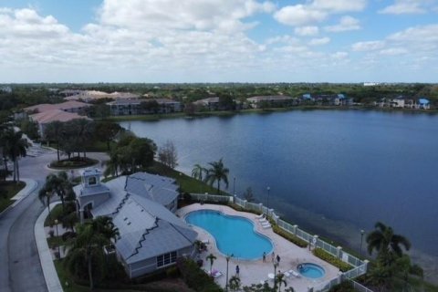 Condo in Coconut Creek, Florida, 2 bedrooms № 2260198 - photo 15