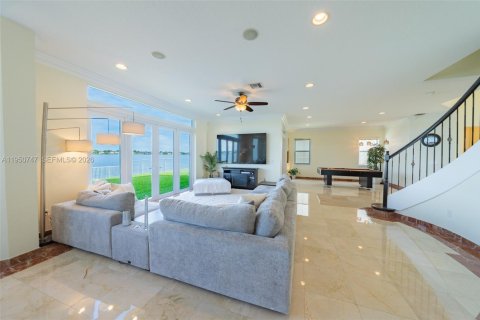 Casa en venta en Miramar, Florida, 5 dormitorios, 399.29 m2 № 2006447 - foto 21