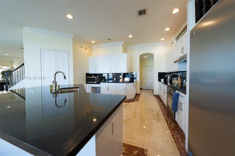 Casa en venta en Miramar, Florida, 5 dormitorios, 399.29 m2 № 2006447 - foto 2