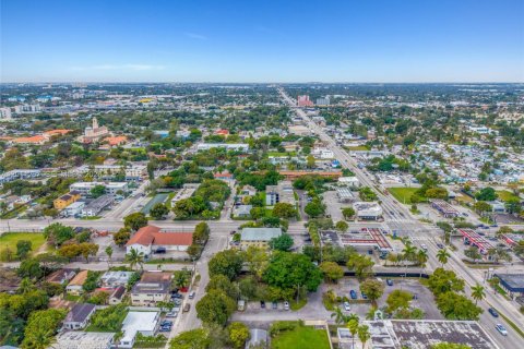 Immobilier commercial à vendre à Miami, Floride № 2076661 - photo 22