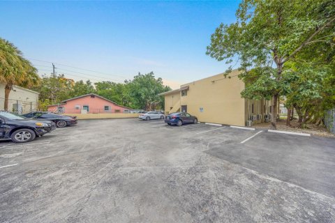 Immobilier commercial à vendre à Miami, Floride № 2076661 - photo 6