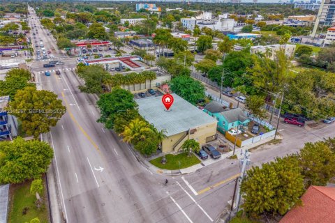 Immobilier commercial à vendre à Miami, Floride № 2076661 - photo 25