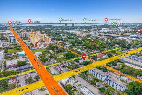 Immobilier commercial à vendre à Miami, Floride № 2076661 - photo 14