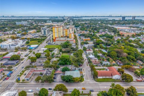 Immobilier commercial à vendre à Miami, Floride № 2076661 - photo 12