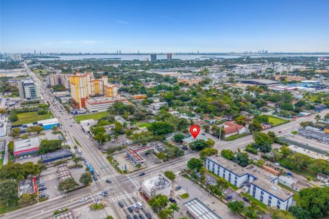 Immobilier commercial à vendre à Miami, Floride № 2076661 - photo 13