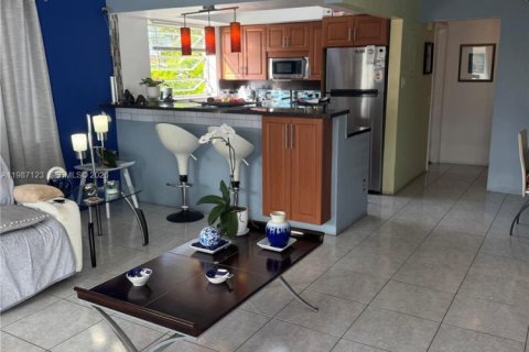 Copropriété à vendre à North Miami, Floride: 1 chambre, 67.08 m2 № 2047803 - photo 4