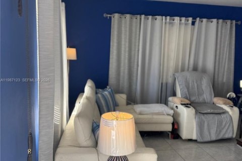 Copropriété à vendre à North Miami, Floride: 1 chambre, 67.08 m2 № 2047803 - photo 3