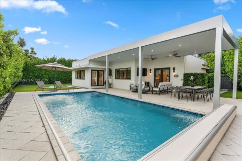 Casa en venta en North Miami, Florida, 4 dormitorios, 193.24 m2 № 1799321 - foto 30