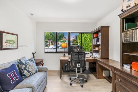 Casa en venta en North Miami, Florida, 4 dormitorios, 193.24 m2 № 1799321 - foto 20