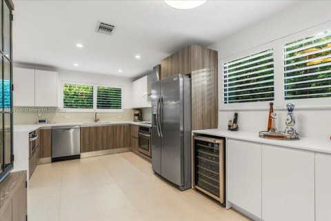 Casa en venta en North Miami, Florida, 4 dormitorios, 193.24 m2 № 1799321 - foto 8