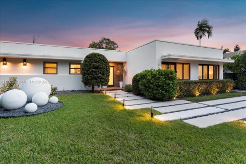 Casa en venta en North Miami, Florida, 4 dormitorios, 193.24 m2 № 1799321 - foto 3