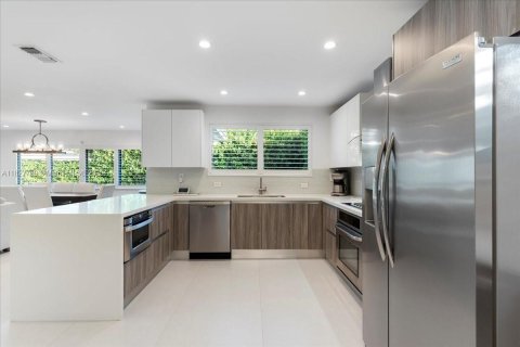 Casa en venta en North Miami, Florida, 4 dormitorios, 193.24 m2 № 1799321 - foto 7
