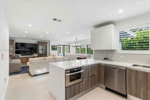 Casa en venta en North Miami, Florida, 4 dormitorios, 193.24 m2 № 1799321 - foto 10