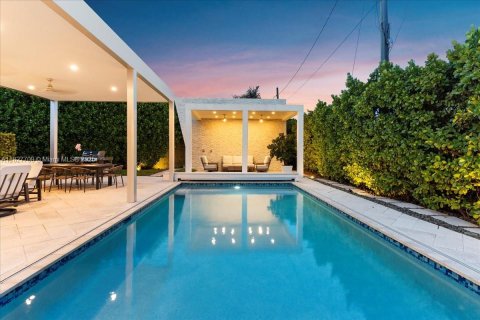 Casa en venta en North Miami, Florida, 4 dormitorios, 193.24 m2 № 1799321 - foto 24