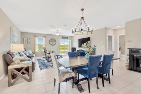 House in Apollo Beach, Florida 5 bedrooms, 269.04 sq.m. № 1884468 - photo 6