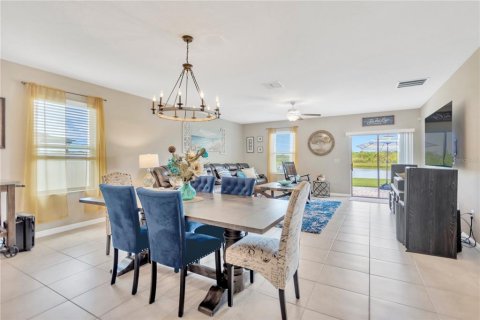 House in Apollo Beach, Florida 5 bedrooms, 269.04 sq.m. № 1884468 - photo 7