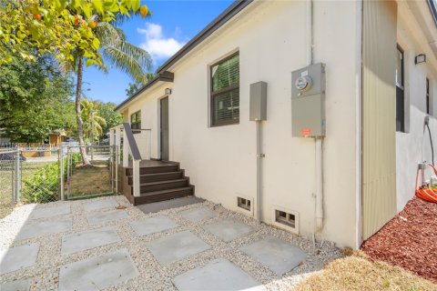 Casa en alquiler en North Miami, Florida, 3 dormitorios, 105.91 m2 № 1947617 - foto 29