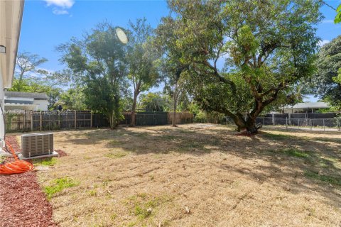 Casa en alquiler en North Miami, Florida, 3 dormitorios, 105.91 m2 № 1947617 - foto 6