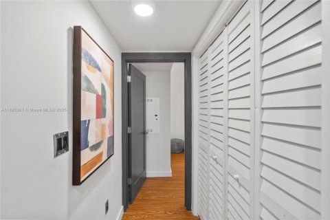 Casa en alquiler en North Miami, Florida, 3 dormitorios, 105.91 m2 № 1947617 - foto 12