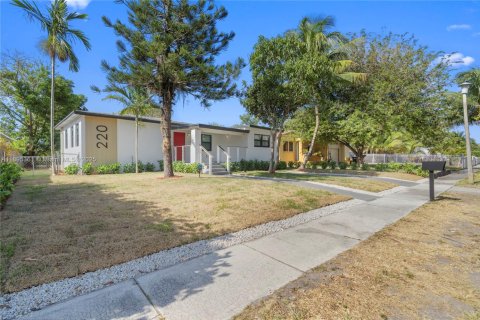 Casa en alquiler en North Miami, Florida, 3 dormitorios, 105.91 m2 № 1947617 - foto 3