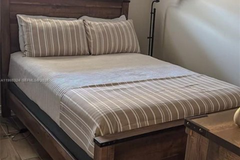 House in Pembroke Pines, Florida 3 bedrooms, 164.62 sq.m. № 2060536 - photo 14