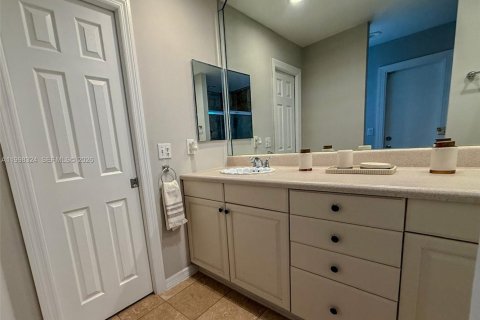 House in Pembroke Pines, Florida 3 bedrooms, 164.62 sq.m. № 2060536 - photo 26