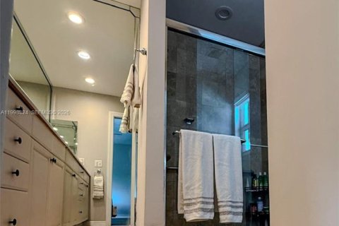 House in Pembroke Pines, Florida 3 bedrooms, 164.62 sq.m. № 2060536 - photo 11