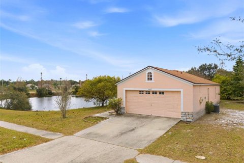 Casa en venta en Tampa, Florida, 3 dormitorios, 120.4 m2 № 2125649 - foto 3
