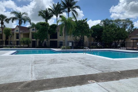 Condominio en venta en Miami, Florida, 1 dormitorio, 53.79 m2 № 1953815 - foto 9