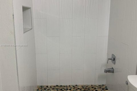 Condominio en venta en Miami, Florida, 1 dormitorio, 53.79 m2 № 1953815 - foto 7